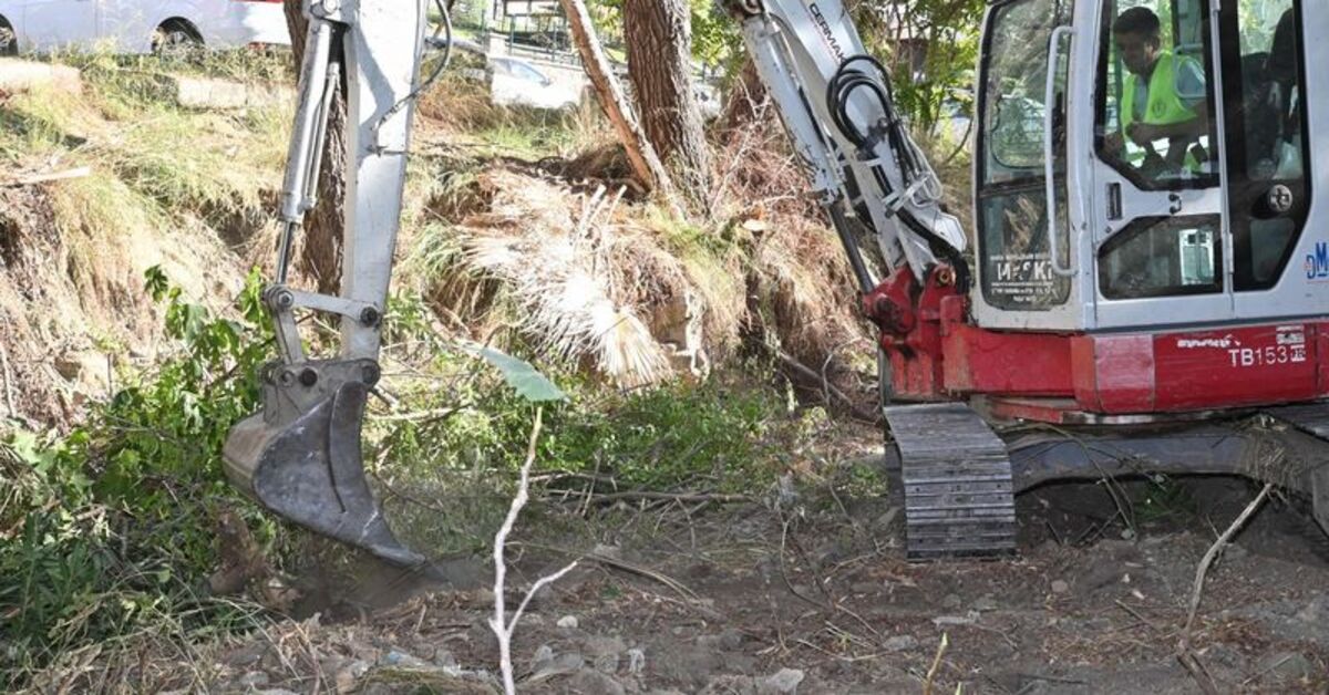 Manisa Büyükşehir, Bozköy Deresi’nde temizlik çalışması başlattı