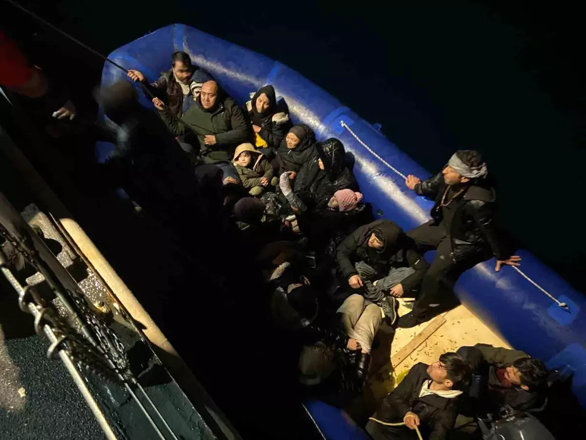 Çeşme ve Karaburun’da 50 Düzensiz Göçmen Yakalandı