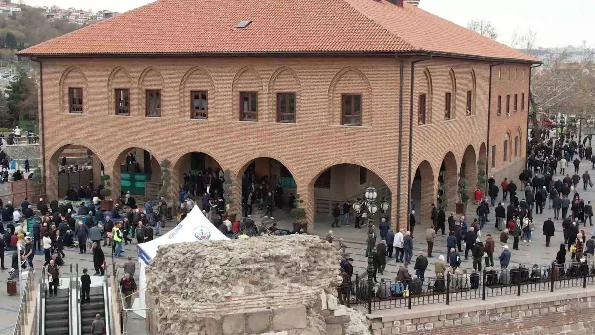 Hacı Bayram Camii’nde Ramazan Yoğunluğu