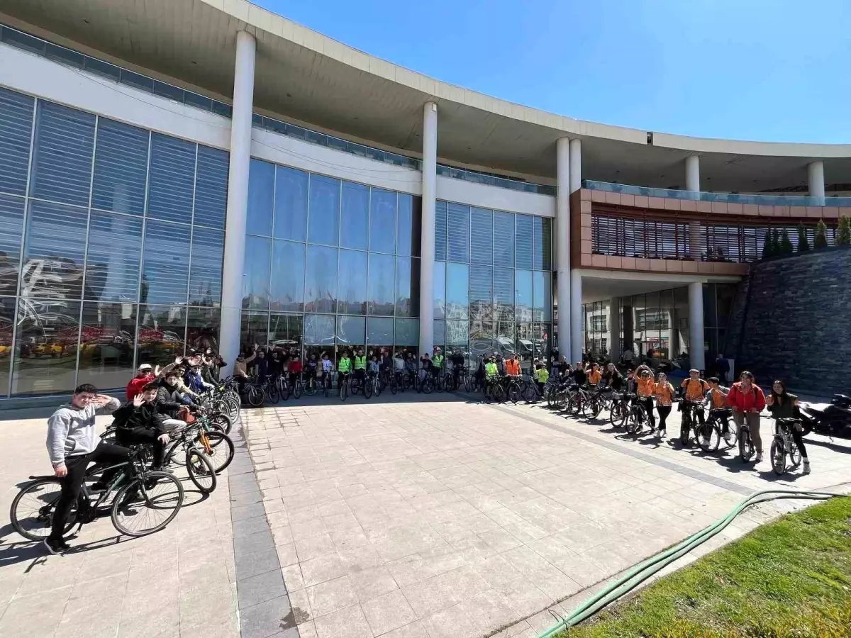 Akhisar’da Kalp Haftası Bisiklet Turu