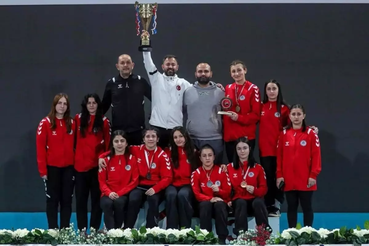 Erzincanlı Sporcular U20 Şampiyonasında Başarı Kazandı